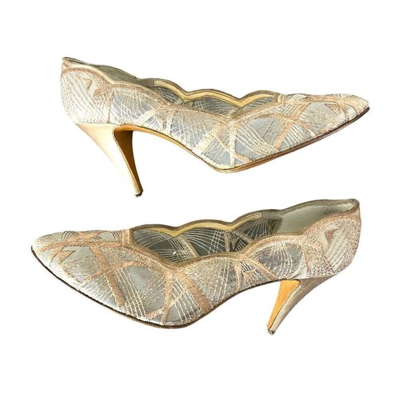 Stuart Weitzman Floral Print Neutral Mesh Accents Pumps‎ Size 8.5 - Picture 3 of 12